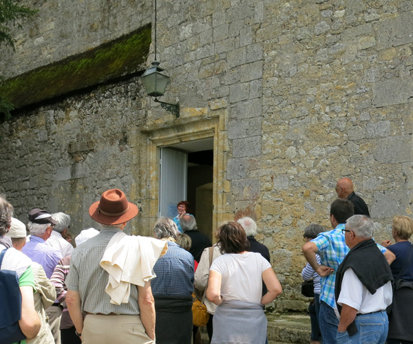 Devant le château de Saint-Orens